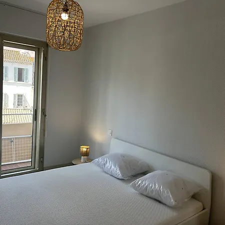 3 Pièces Climatisé, Vue Mer, Centre-ville - Fr-1-251-863 *