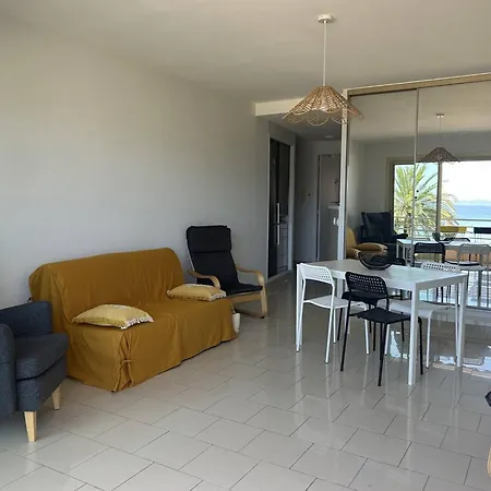3 Pièces Climatisé, Vue Mer, Centre-ville - Fr-1-251-863 * Le Lavandou